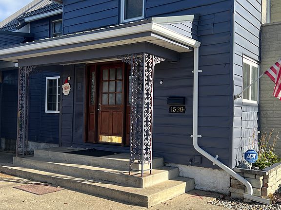2nd image of 1528 E Jackson Blvd
