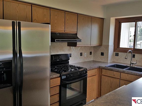 5th image of 7412 S 136th St