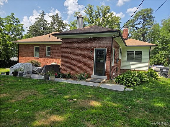 4th image of 8813 Brawner Dr