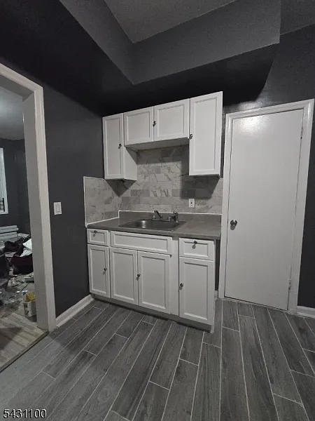 3 bed, 1.0 bath, $2,200 — Photo 3
