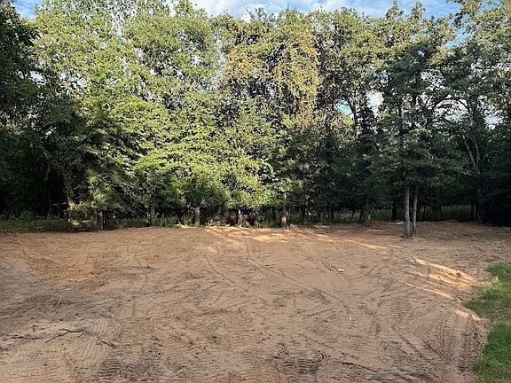 2nd image of 1624 Mockingbird Ln