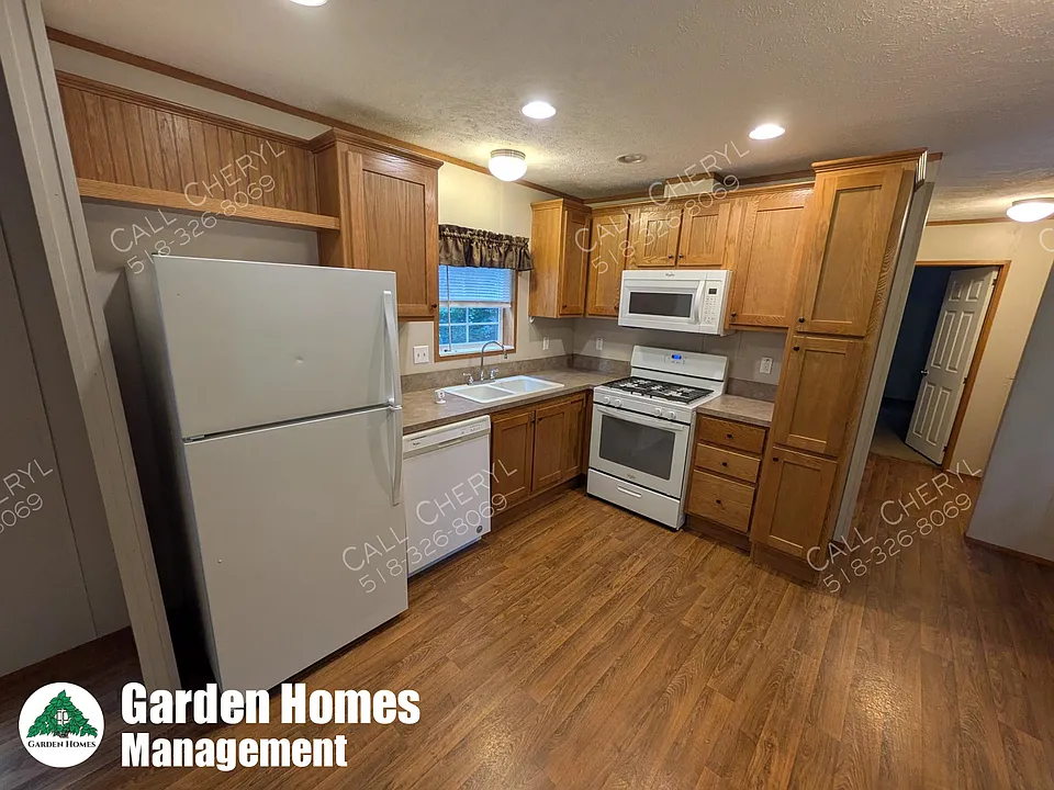 204 Pinegrove Dr