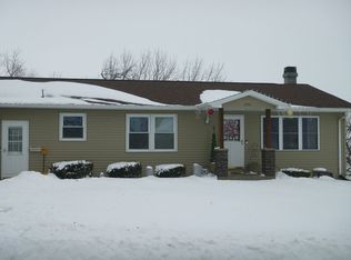 206 Line St, Norway, IA 52318