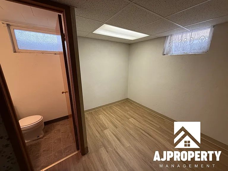 1400 S Riverdale Rd — Photo 12