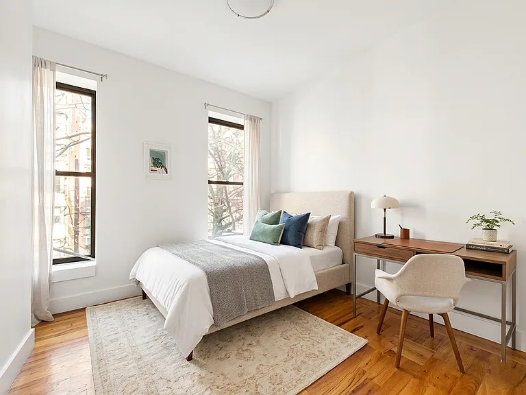 62 Hawthorne St #4A — Photo 4
