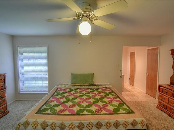 3rd image of 3817 Delmas Dr