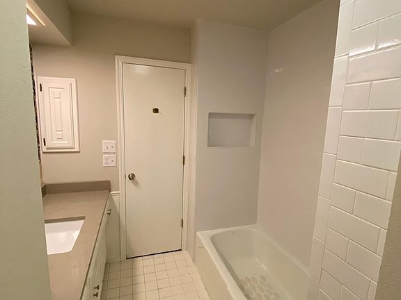 2nd image of 2624 Silvertree Dr