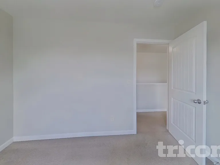 438 Lake Ridge Ln — Photo 13