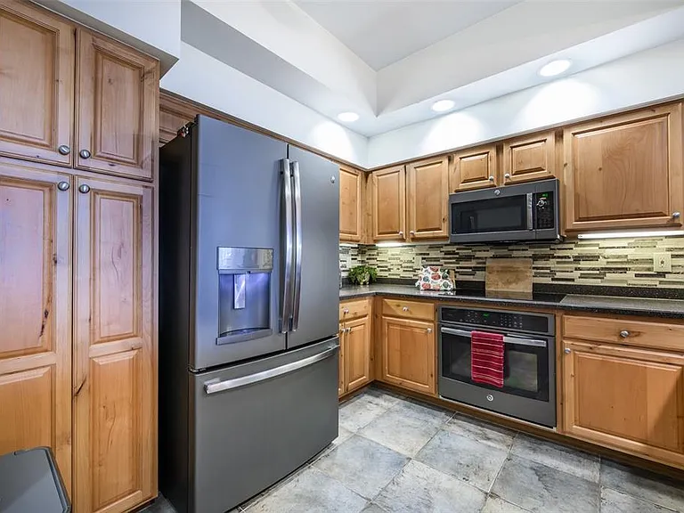 3313 Sunset Key Cir #104 — Photo 11