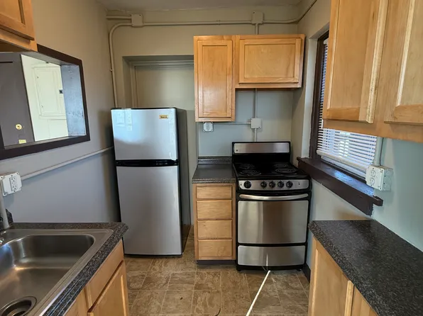 1144 S 11th St APT C3, Lincoln, NE 68502