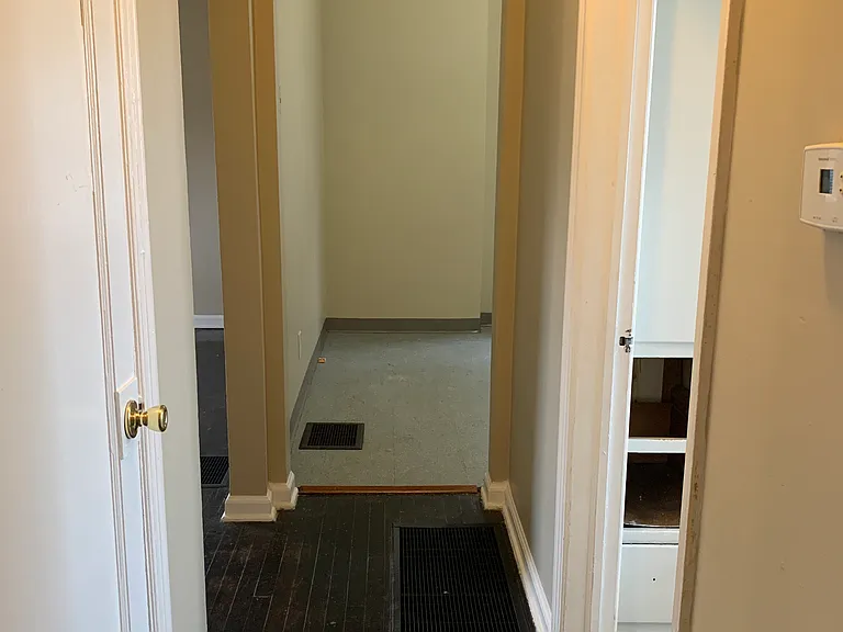 546 Butler Ave — Photo 28