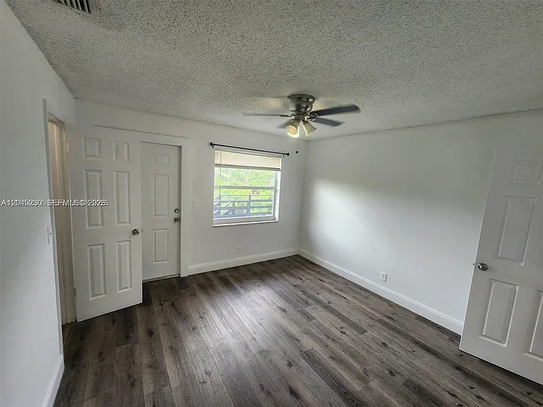 4117 Woodside Dr #4 — Photo 5