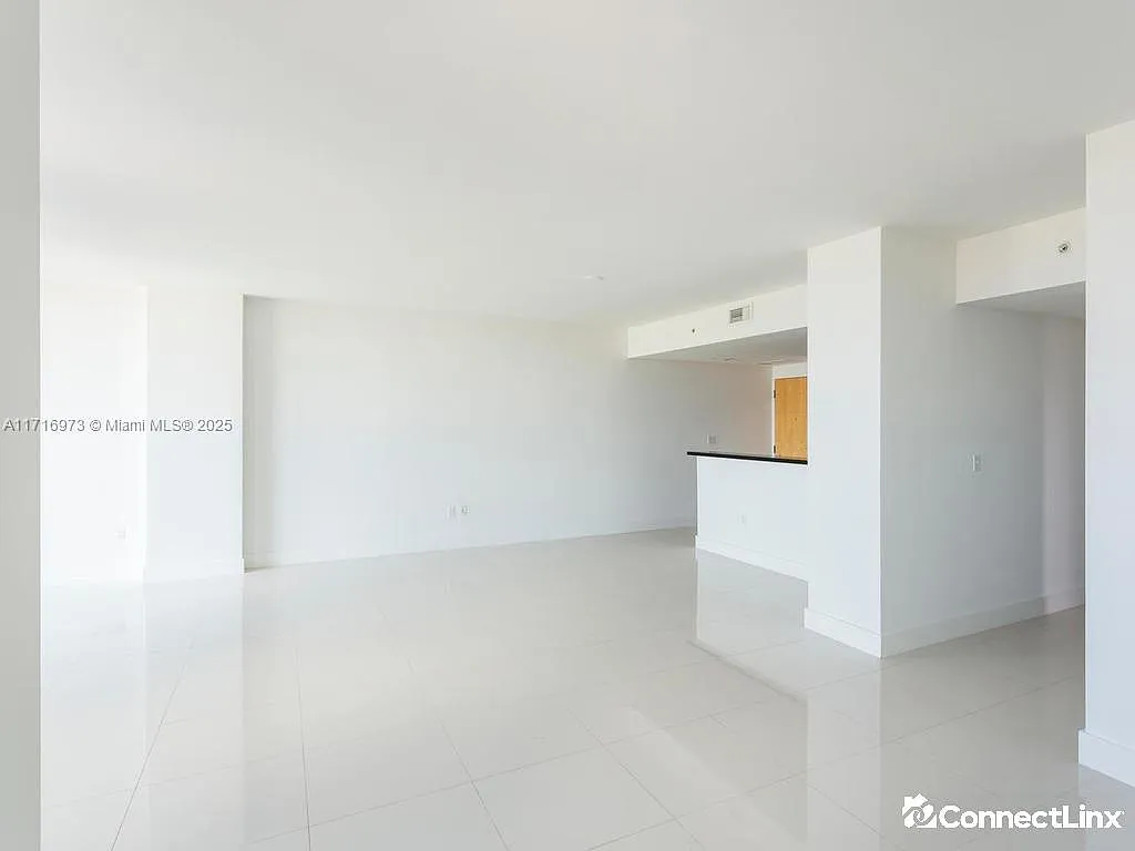 2 bed, 2.0 bath, $4,550 — Photo 2