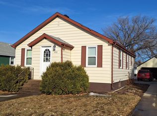 302 E 2nd Ave S, Cavalier, ND 58220