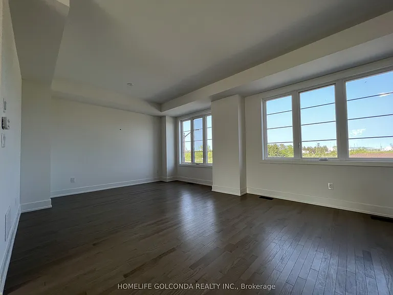 8 Sobczak Dr — Photo 4