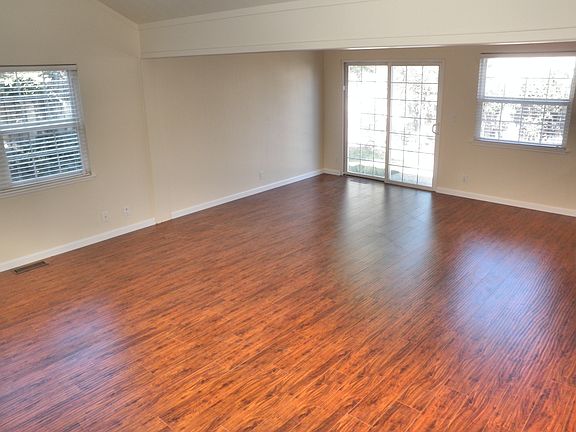 5th image of 1105 3rd St