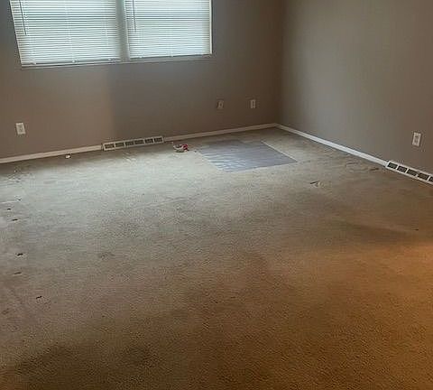 4th image of 57 Willow Dr APT 1