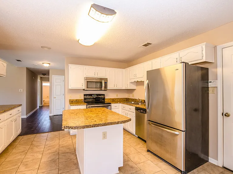 3056 Valley Green Ln — Photo 9