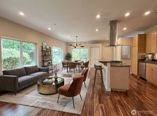 10021 7th Ave NW APT E, Seattle, WA 98177
