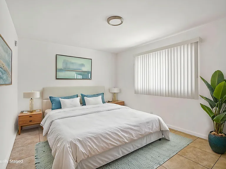 3867 Potomac Ave. — Photo 36