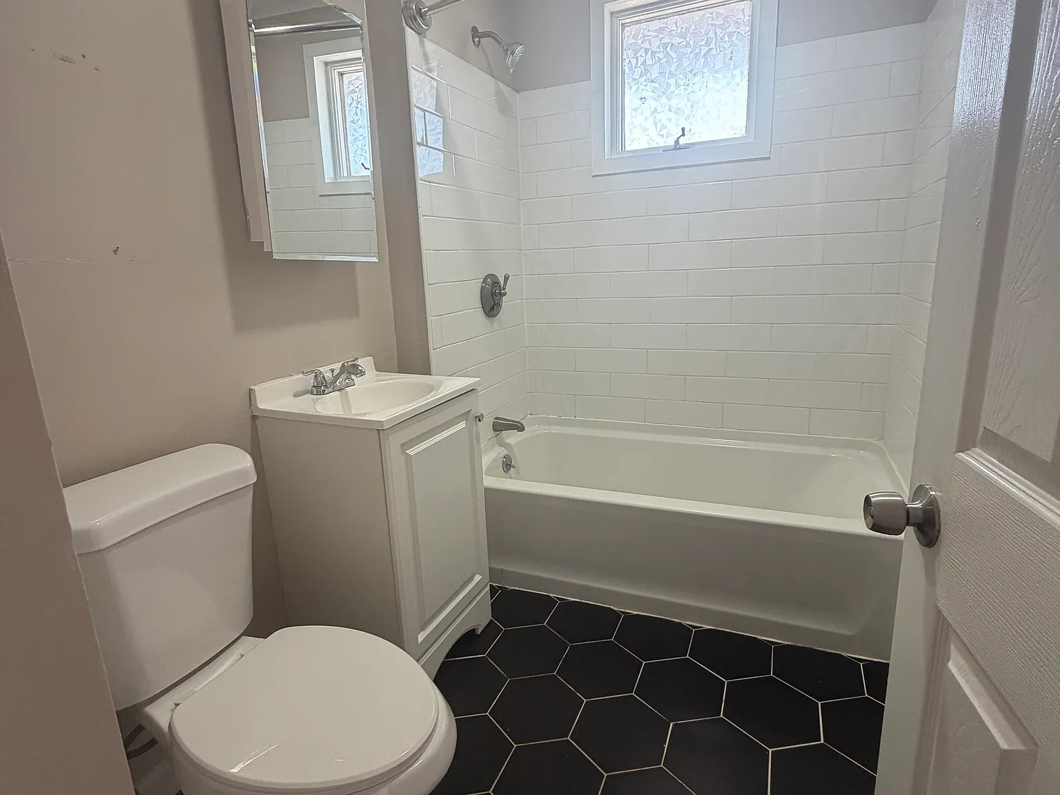 2 bed, 900 sqft, $1,750 — Photo 4