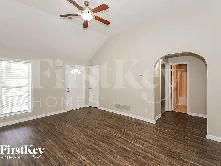 4596 Fontaine Pl — Photo 4