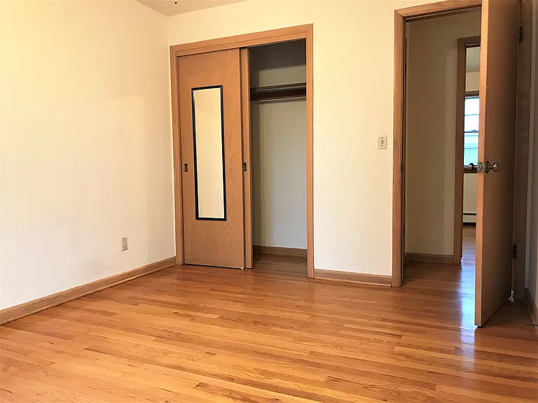 410 Pawling St — Photo 10