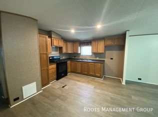 132 NE Coachlight Dr #132, Topeka, KS 66617