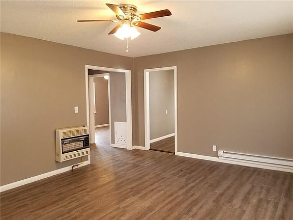 4th image of 218 N Roosevelt Ave