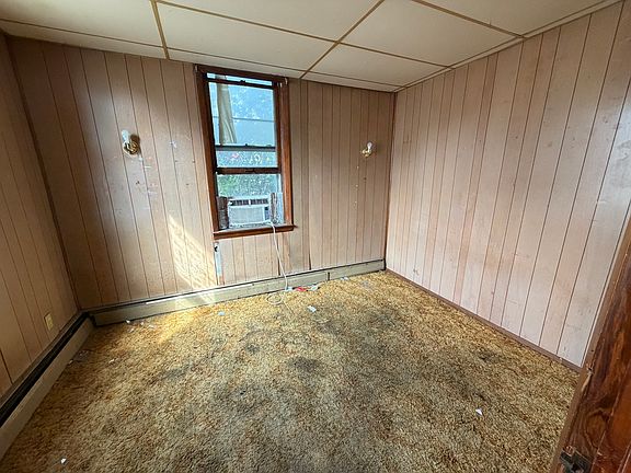 5th image of 313 W Oak St