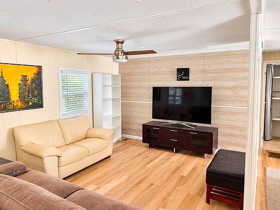 3rd image of 9925 Ulmerton Rd #17