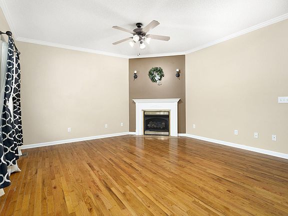 3rd image of 807 Galloway Dr