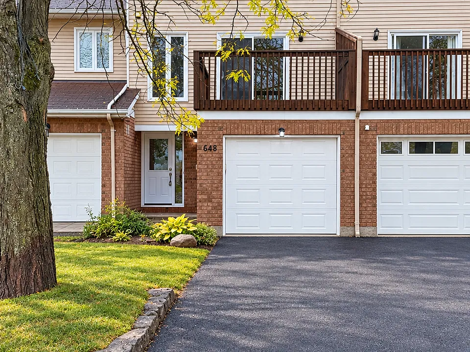 648 Brome Cres