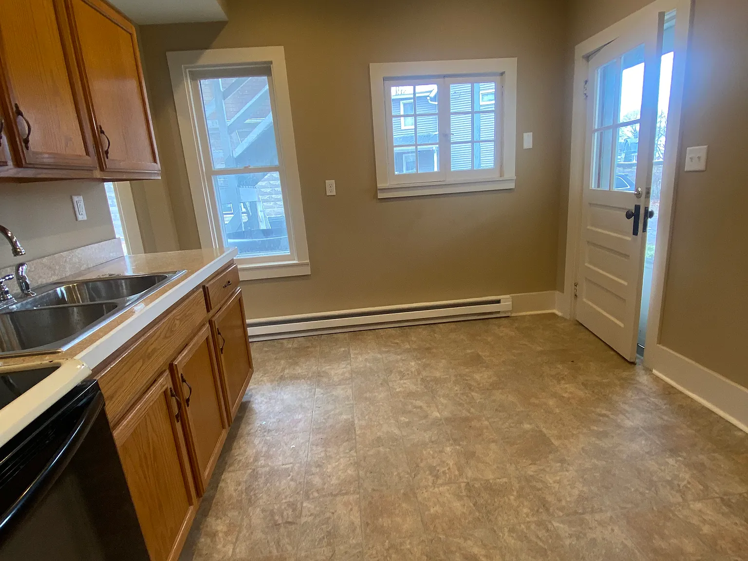 1 bed, $850 — Photo 1