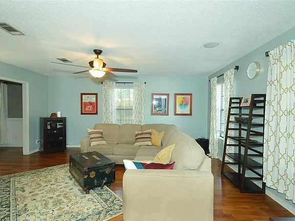 5th image of 3425 Brookshire Dr