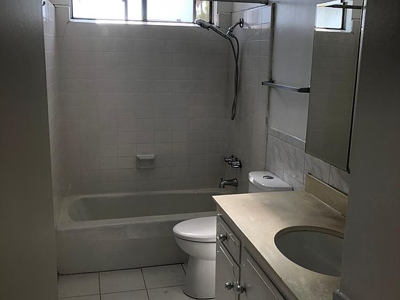4th image of 1640 College View Dr