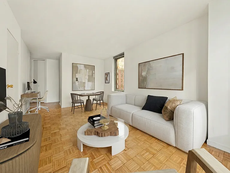 145 E 48th St #14B — Photo 4