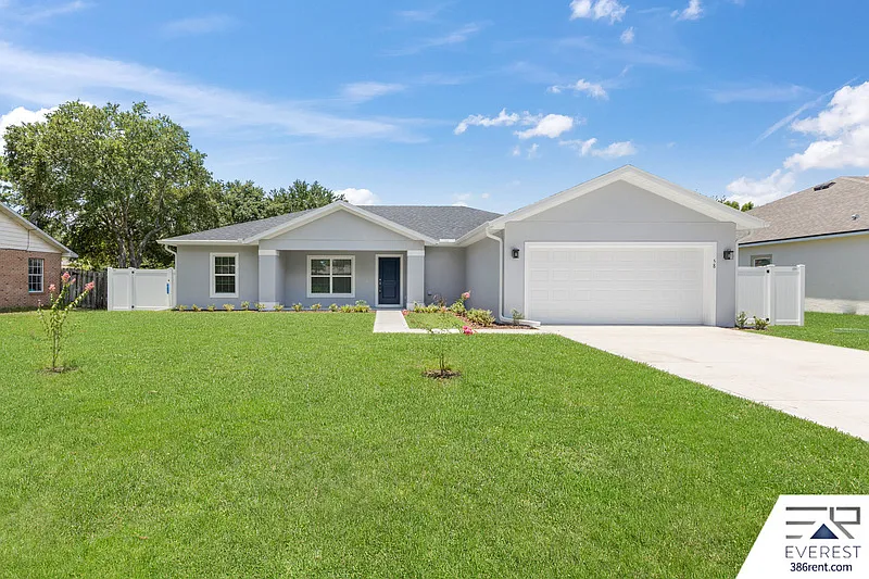 3 bed, 2.0 bath, 2593 sqft, $2,450 — Photo 2