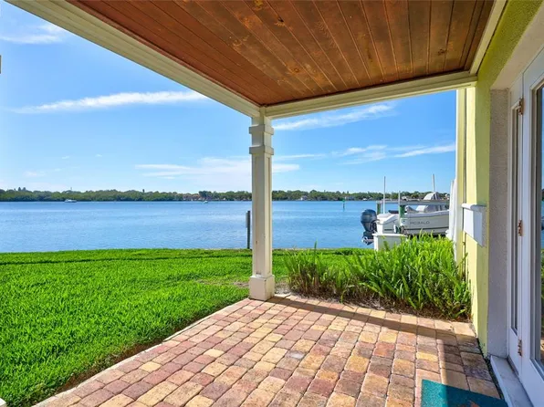5265 Beach Dr SE APT A, Saint Petersburg, FL 33705