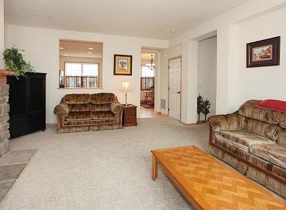 5th image of 1683 Village Trail E