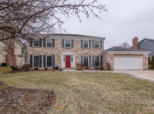 64 Venetian Way Cir, Wheaton, IL 60189