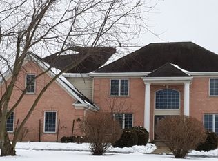 38W451 Barb Hill Dr, St Charles, IL 60175