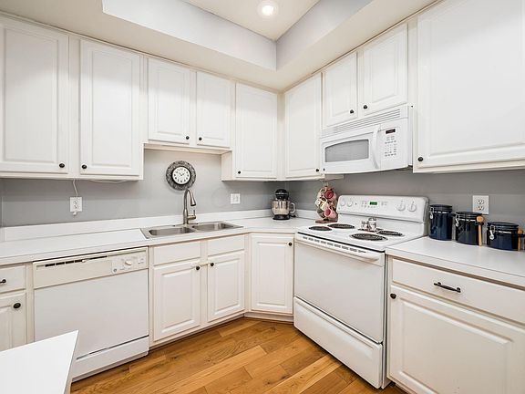 4th image of 1363 Woodberry Pl