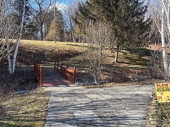 3rd image of 1269 N Hoffman Rd