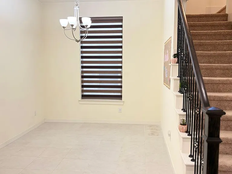 524 Oakmoss St — Photo 4