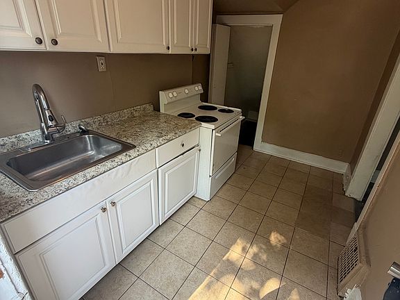 2nd image of 783 Damon St