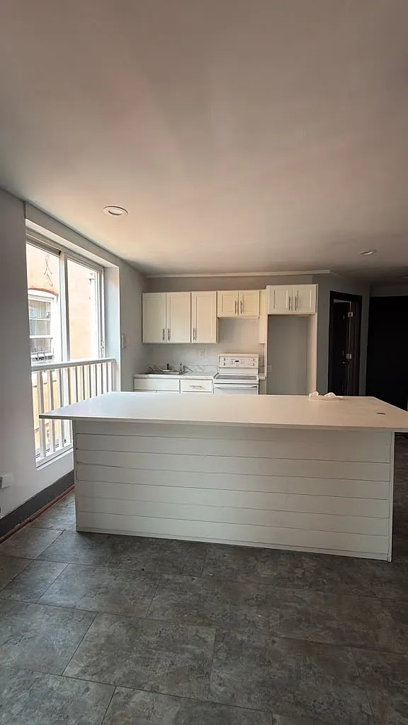 3 bed, $3,500 — Photo 2