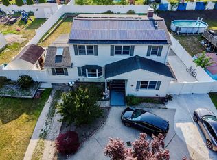 44 S Howell Avenue, Farmingville, NY 11738