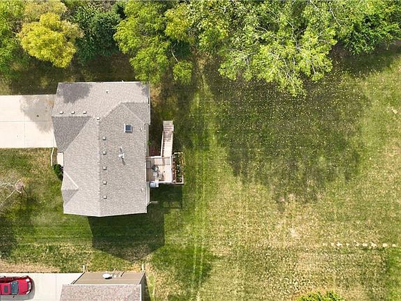 5th image of 11318 N Ewing Ave