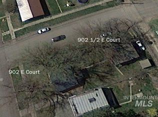 902 & 1/2 E Court St, Weiser, ID 83672